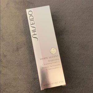 Shisedo white lucente cleansing foam (brand new)
